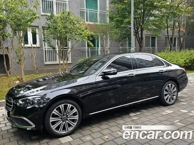 Mercedes-Benz E-Class E300e 4MATIC Exclusive 2022