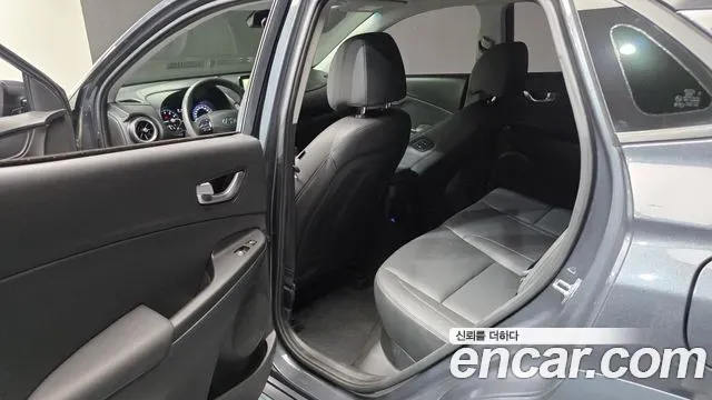 Hyundai Kona Gasoline 2.0 2WD Inspiration 2021 — фото 11