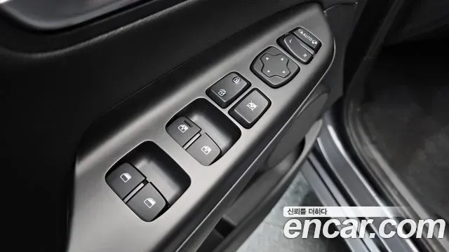 Hyundai Kona Gasoline 2.0 2WD Inspiration 2021 — фото 13