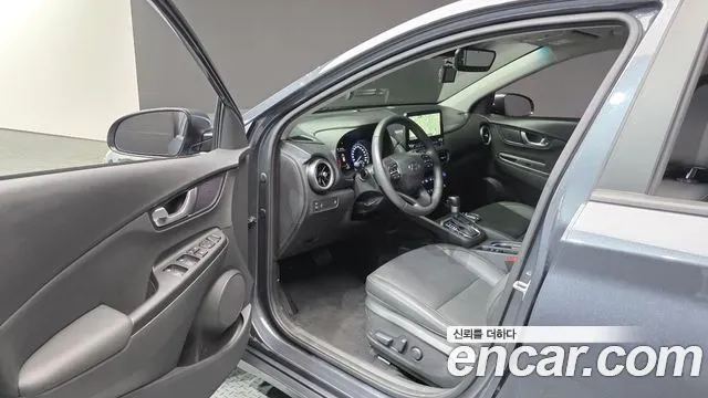 Hyundai Kona Gasoline 2.0 2WD Inspiration 2021 — фото 10