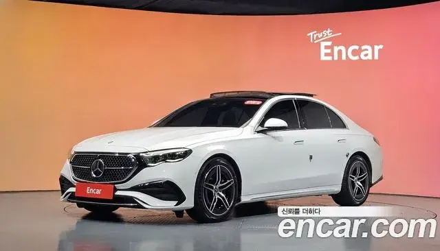 Mercedes-Benz E-Class E300 4MATIC AMG Line 2024