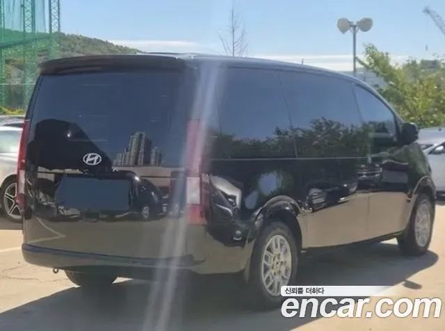 Hyundai Staria HEV 1.6 Tourer 9-Seater Modern 2025 — фото 2