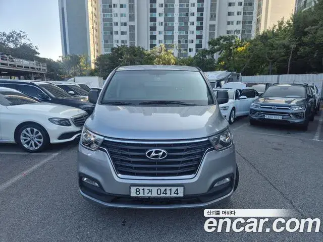 Hyundai Starex Van 5-Seater Modern 2019