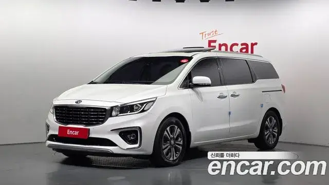 Kia Carnival 9-Seater Luxury 2019
