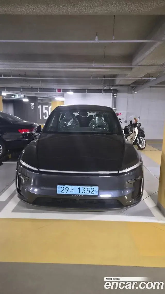 Tesla Model Y L Long Range AWD 2026