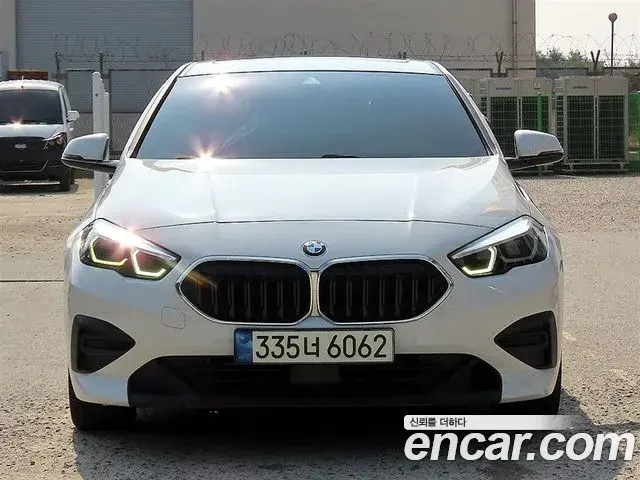 BMW 2-Series 220i Advantage 2021