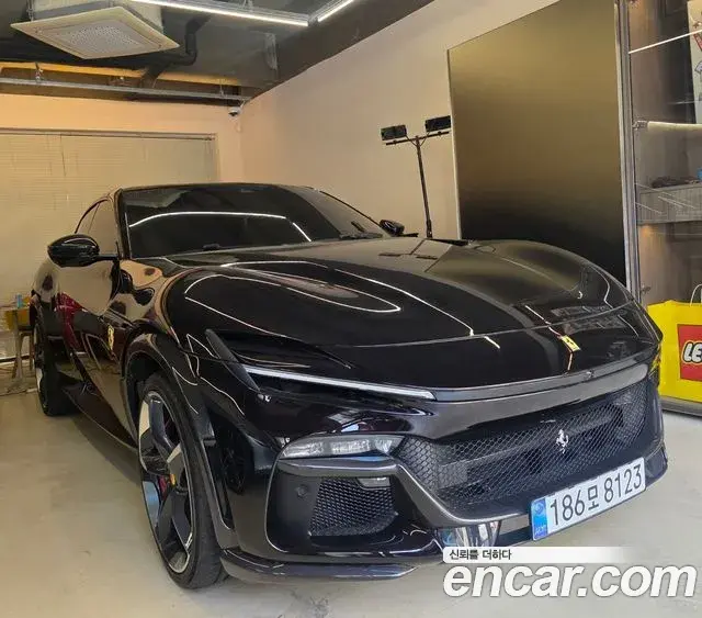 Ferrari Purosangue 6.5 V12 2024