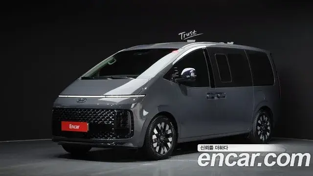 Hyundai Staria Lounge 9-Seater Inspiration 2025