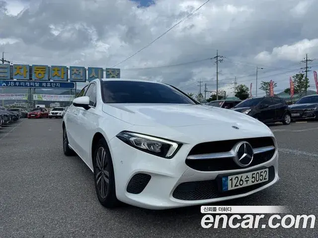 Mercedes-Benz A-Class A220 Sedan 2021