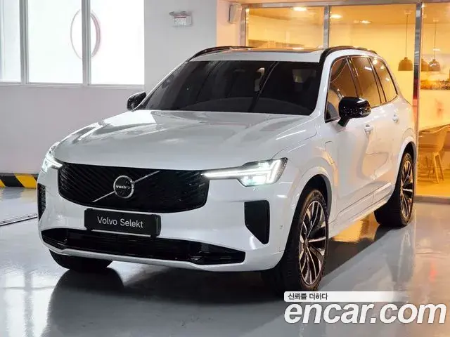 Volvo XC90 T8 Ultra Dark Hybrid 2025