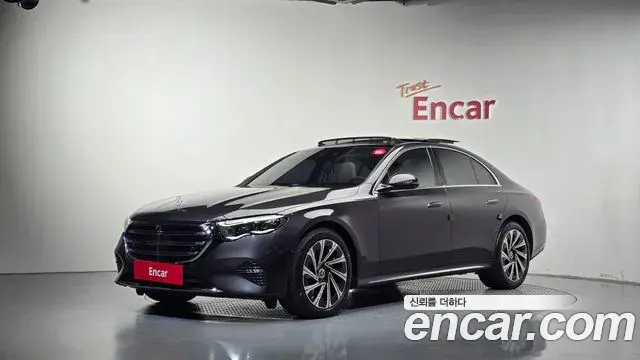 Mercedes-Benz E-Class E300 4MATIC Exclusive 2024