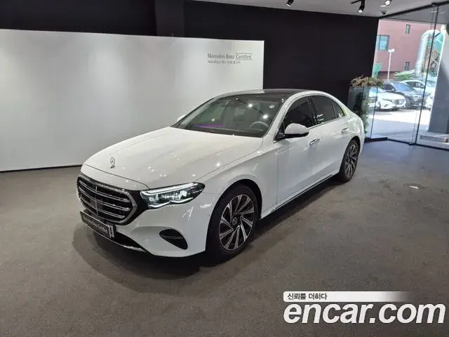 Mercedes-Benz E-Class E300 4MATIC Exclusive 2026