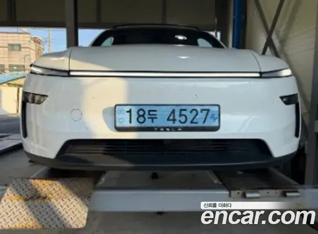 Tesla Model Y RWD 2025