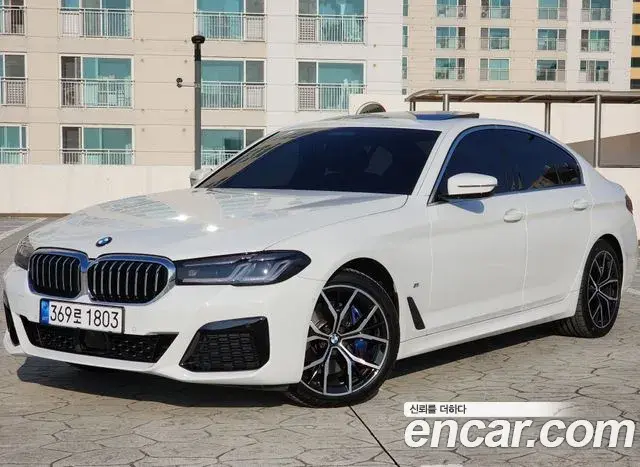 BMW 5-Series 530i M Sport Package 2020