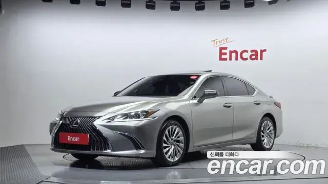 Lexus ES Luxury Plus 2020