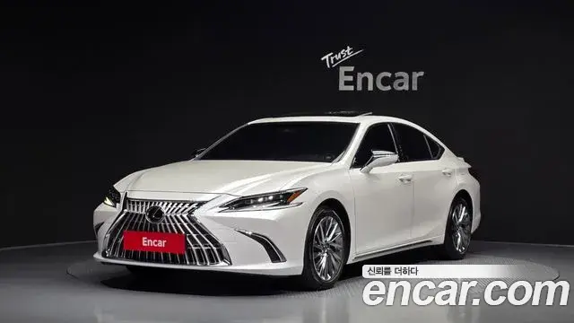 Lexus ES Executive 2025