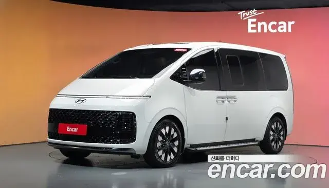 Hyundai Staria 4WD Lounge 9-Seater Inspiration 2025