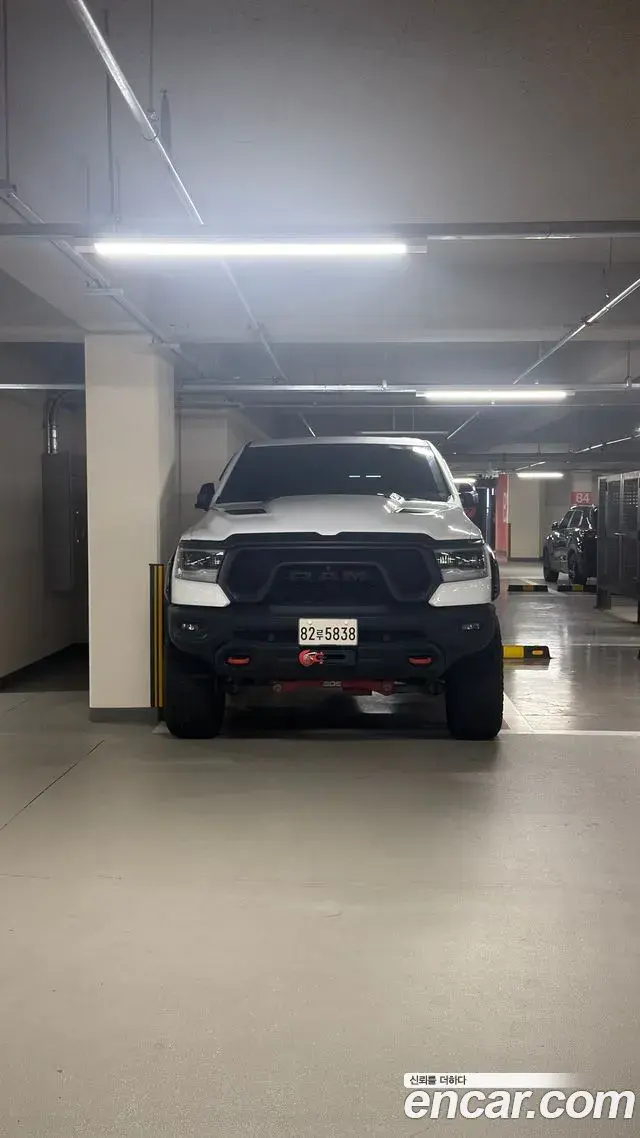 Dodge Ram Pick Up 5.7 2020