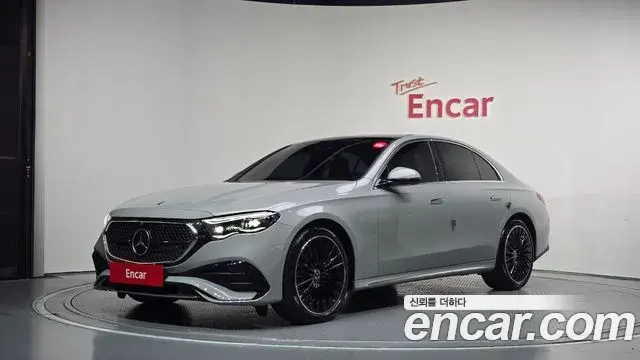 Mercedes-Benz E-Class E300 4MATIC AMG Line Premiere Special 2024