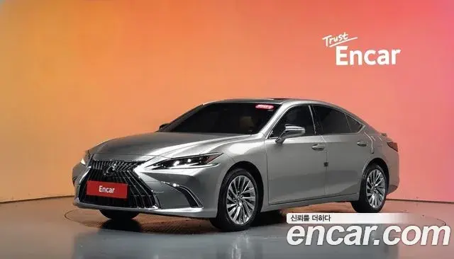 Lexus ES Executive 2024