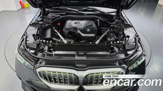 BMW 5-Series 520i M Sport 2024 — фото 6
