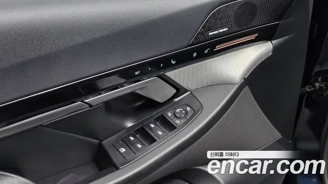 BMW 5-Series 520i M Sport 2024 — фото 30