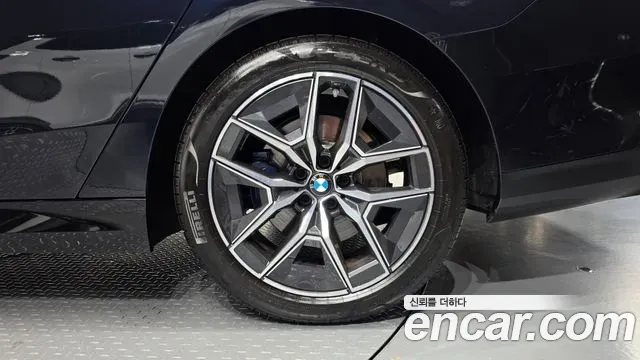 BMW 5-Series 520i M Sport 2024 — фото 21