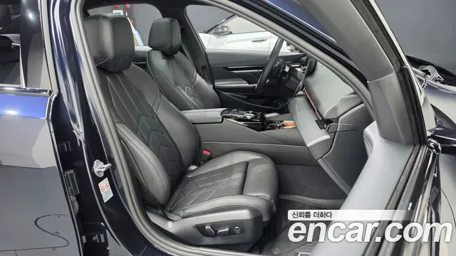 BMW 5-Series 520i M Sport 2024 — фото 11