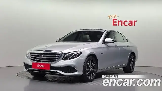 Mercedes-Benz E-Class E300e 4MATIC Exclusive 2020