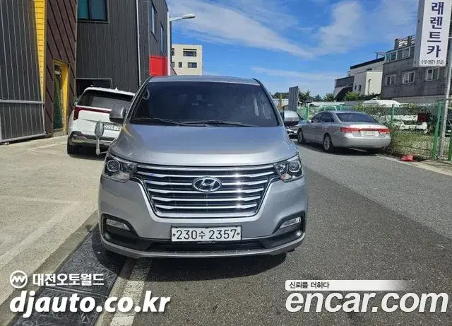 Hyundai Starex Urban 9-Seater Exclusive 2019