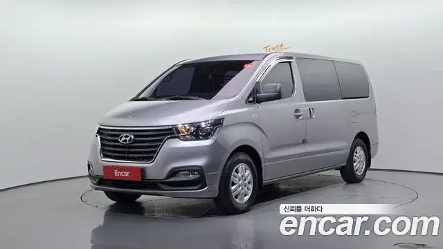 Hyundai Starex Van 3-Seater Smart 2019