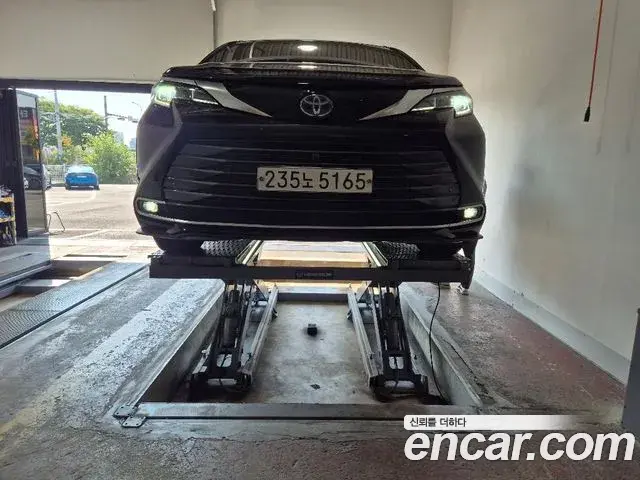 Toyota Sienna 2.5 Hybrid AWD 2023