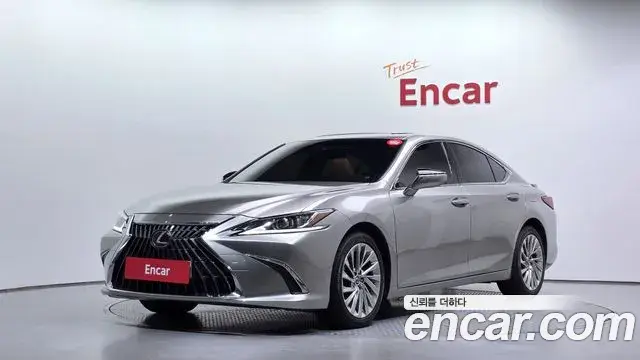 Lexus ES Luxury Plus 2022