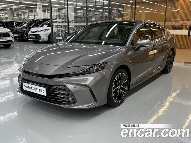 Toyota Camry 2.5 XLE Premium Hybrid 2026