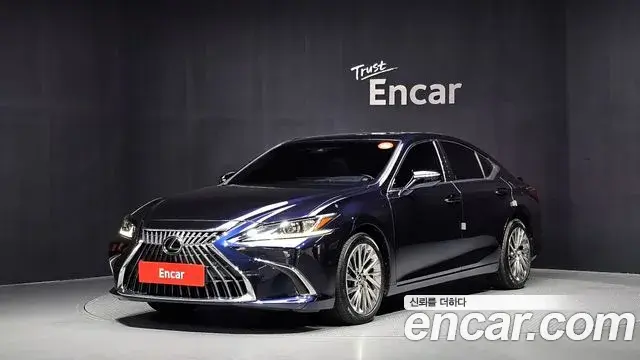 Lexus ES Luxury Plus 2023