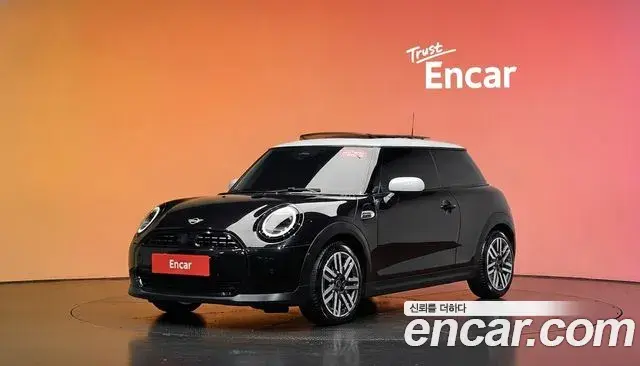 Mini Cooper Classic 2024