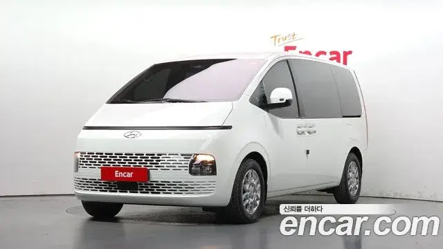 Hyundai Staria Tourer 11-Seater Modern 2021