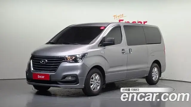Hyundai Starex Van 3-Seater Smart 2019
