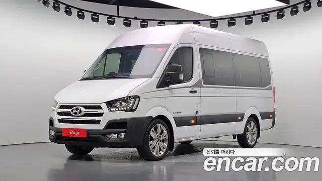 Hyundai Solati 15-seater Luxury 2021