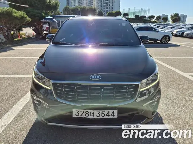 Kia Carnival 9-Seater Noblesse Special 2019