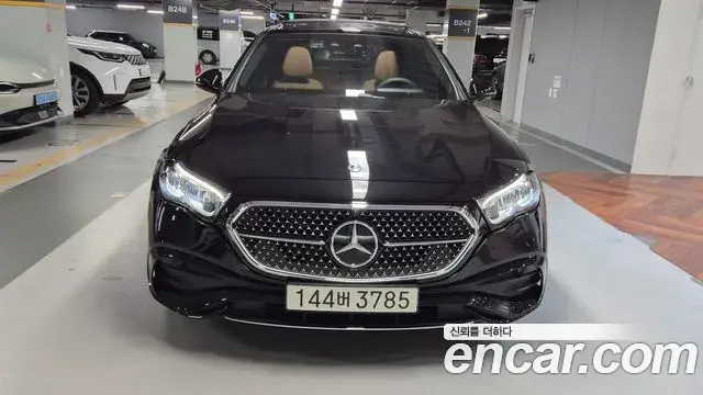 Mercedes-Benz E-Class E200 AMG Line 2025