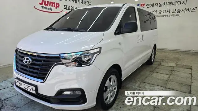 Hyundai Starex Urban 9-Seater Premium 2019