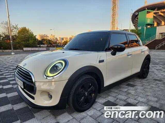 Mini Cooper Standard Third Generation 2020