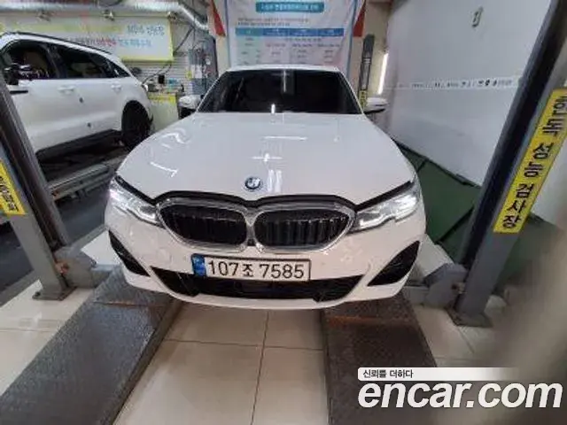BMW 3-Series 320e M Sports 2022