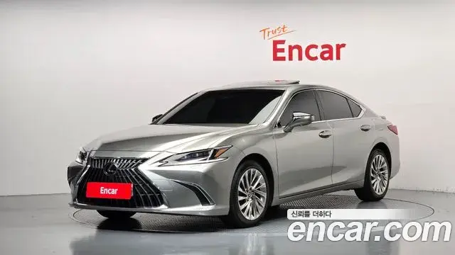 Lexus ES Executive 2023