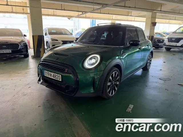 Mini Cooper 5Door Classic Third Generation 2022
