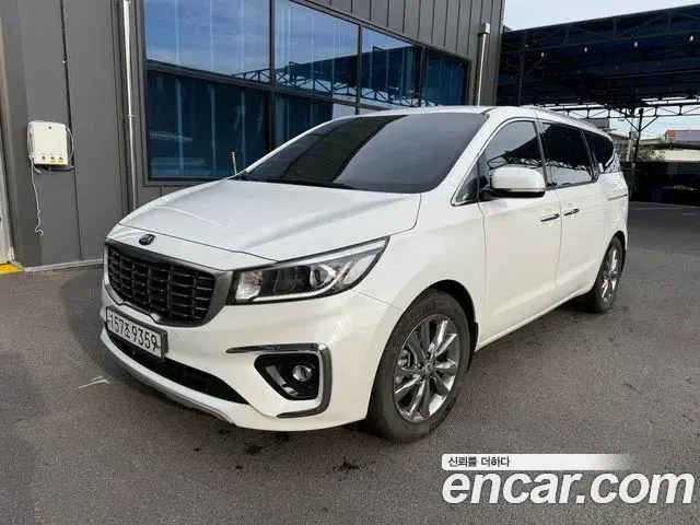 Kia Carnival 9-Seater Prstige 2019