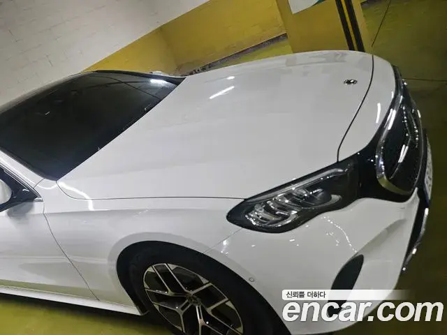 Mercedes-Benz E-Class E200 Avantgarde 2025