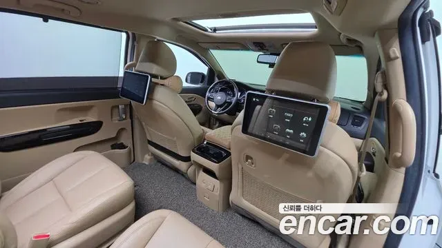 Kia Carnival 7-Seater Limousine President 2020 — фото 17