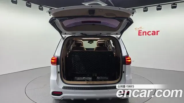 Kia Carnival 7-Seater Limousine President 2020 — фото 19